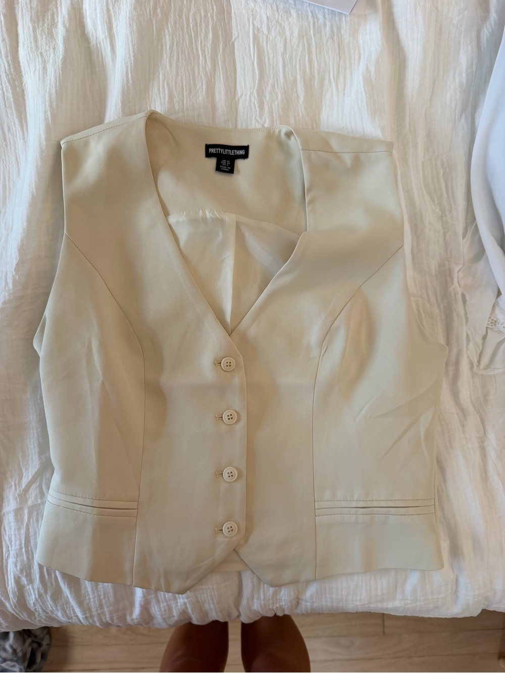 PrettyLittleThing Cream Tailored Button Vest